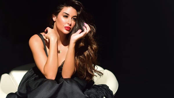 الفنانة ياسمين صبري