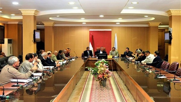 اجتماع المحافظ
