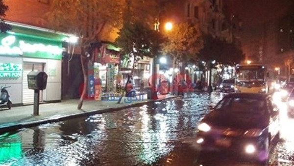 غرق شارع القصر العيني
