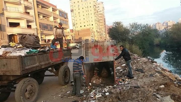 رفع اطنان القمامة