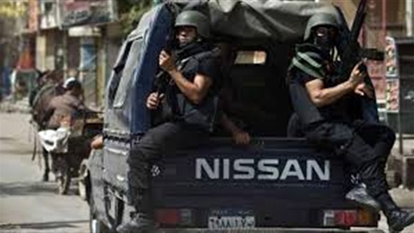 القبض علي شخصين