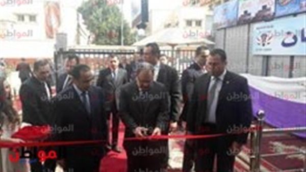 الوزير خلال الافتتاح