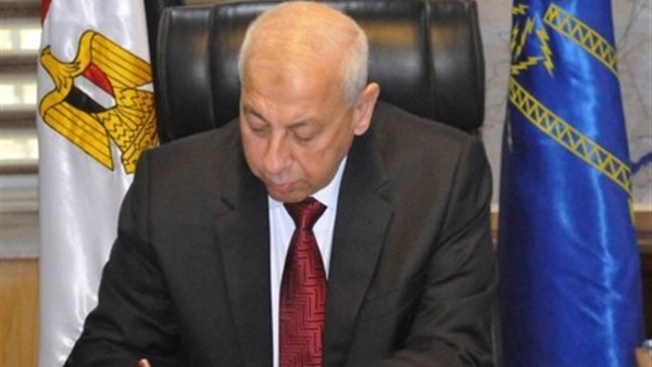 محافظ أسوان