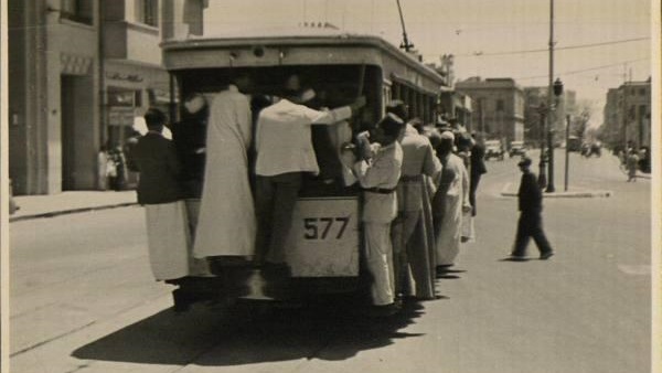 بداية انشاء الترام