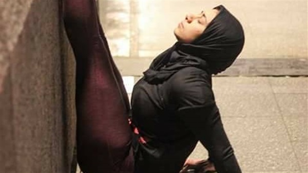 محجبة تمارس الباليه