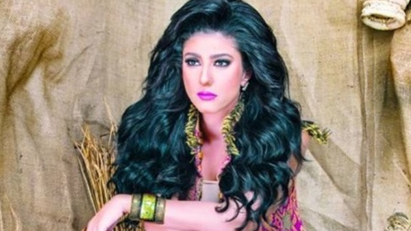 الفنانة الشابة حنان