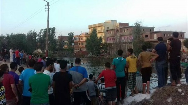 صور الاهالى اثناء
