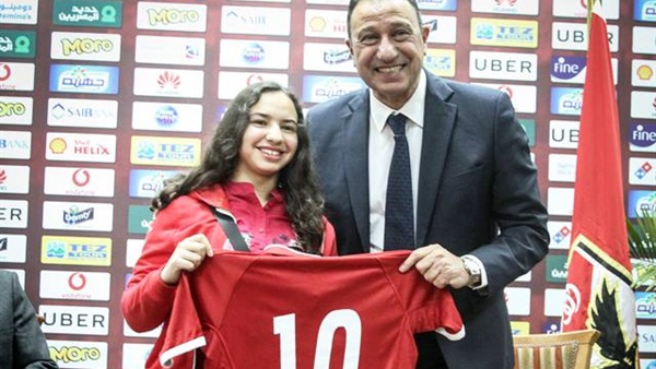 محمود الخطيب مع حفيدة