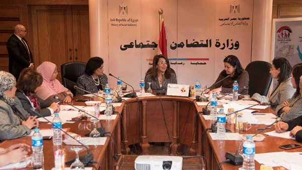 غادة والى
