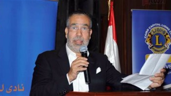 مدحت العدل الكاتب