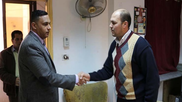 الدكتور أيمن مختار