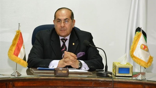 الدكتور أيمن عبدالمنعم