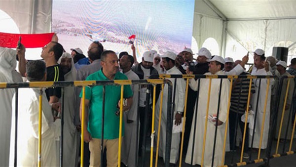 طوابير الناخبين بالخارج
