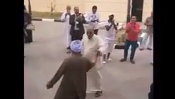 صعيدي يرقص بالجلباب
