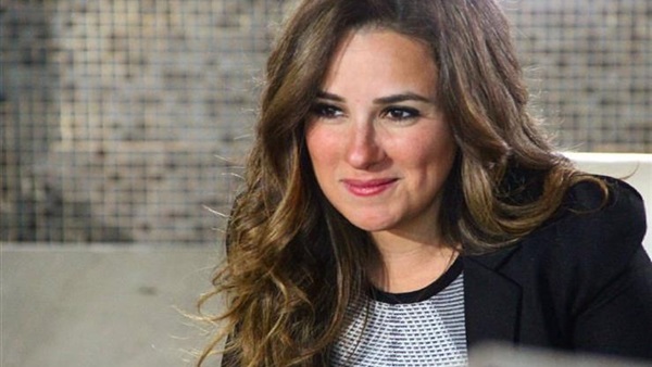 الفنانة شيرى عادل
