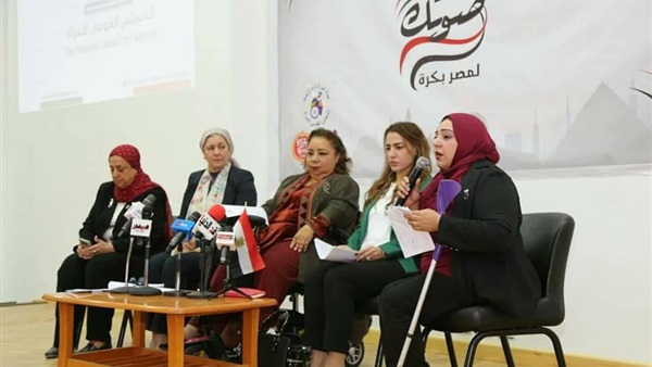 احدي اجتماعات اللجنة