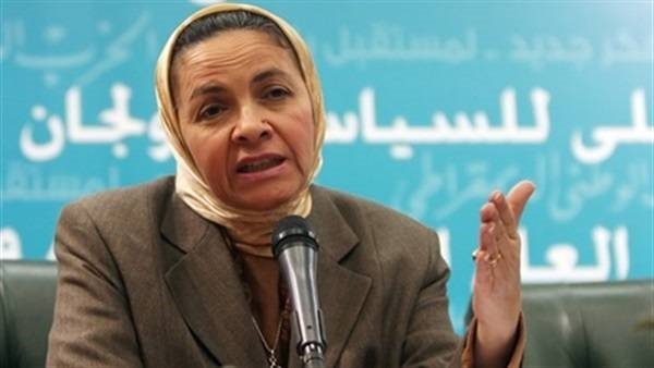 يمن الحماقي أستاذ