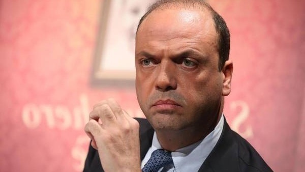 وزير الداخلية الإيطالي