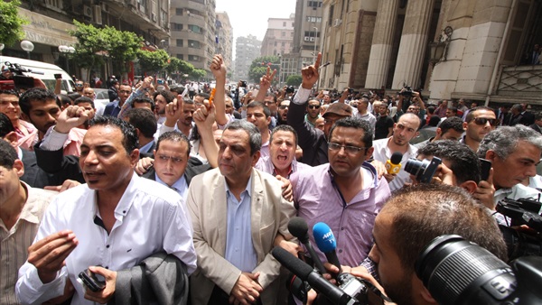 محاكمة نقيب الصحفيين
