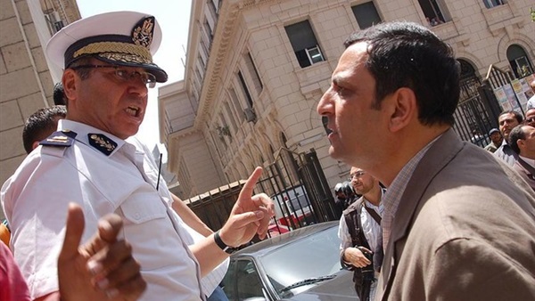 محاكمة نقيب الصحفين