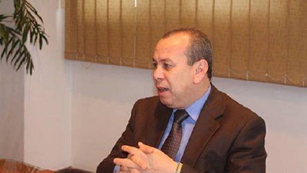 الدكتور إسماعيل عبد