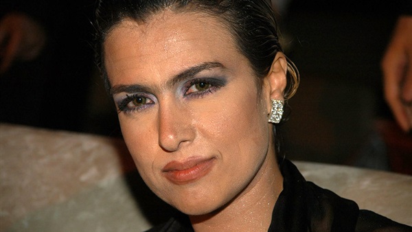 الفنانة سيمون
