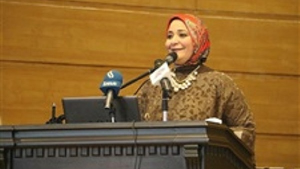 الدكتورة رشا كامل