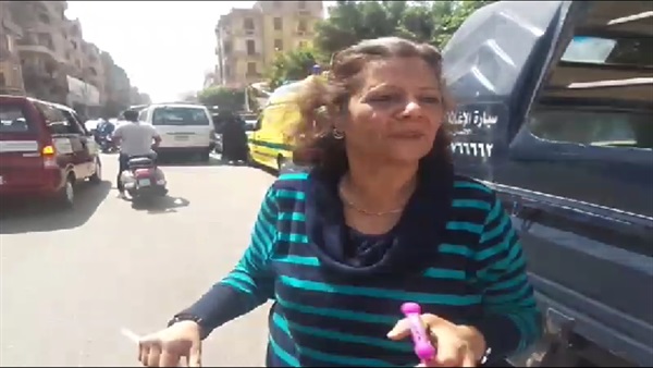 مواطنة امام لجان