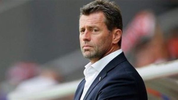 همدرب منتخب اليونان