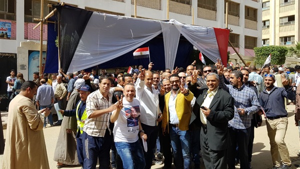 اقبال الناخبين علي