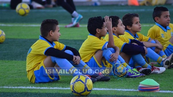 مدرسة الكرة بنادي