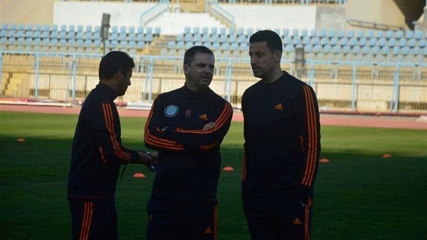 بيدرو بارني مدرب