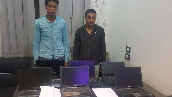 المتهمين أثناء القبض