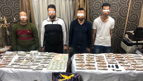 المتهمين