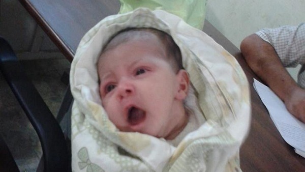 طفلة رضيعة