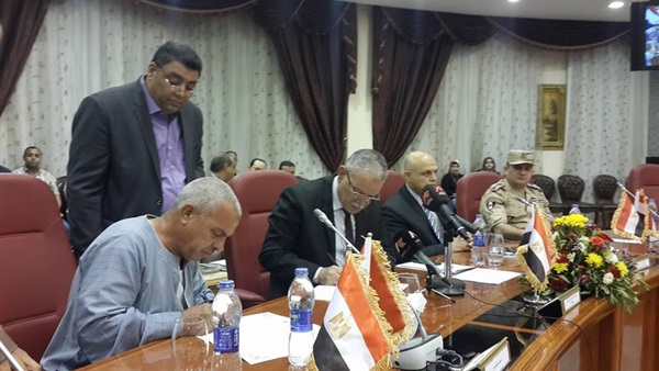 توقيع العقود