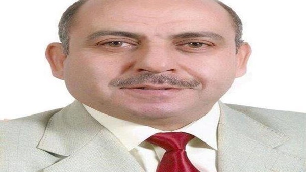 الدكنور علي عبد