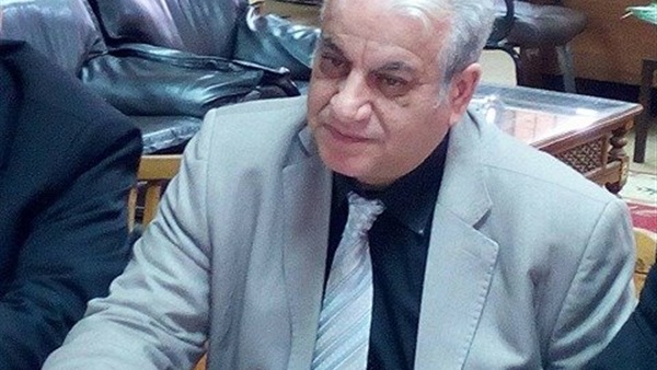 فاخر عبد العزيز-تعليم