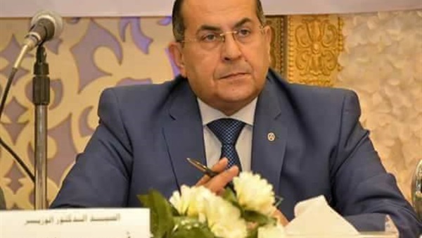 الدكتور ايمن عبد