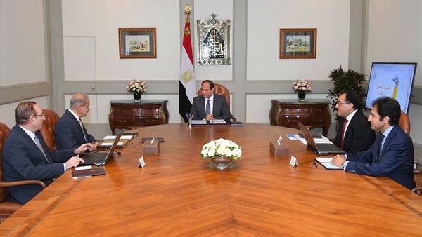 السيسي في اجتماع