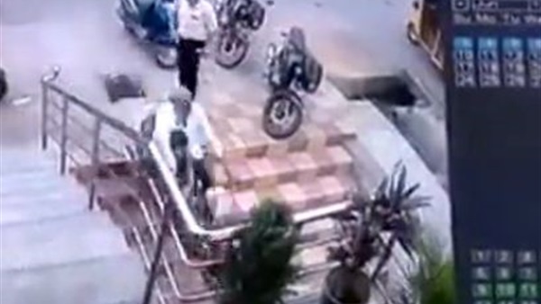 دراجة نارية تنحدر