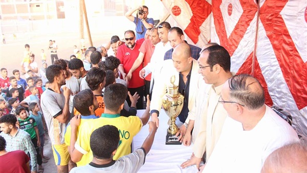 تسليم جوائز دورة