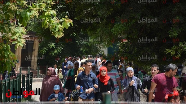 اقبال على حديقة الحيوان