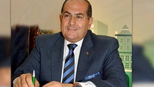 الدكتور ايمن عبدالمنعم