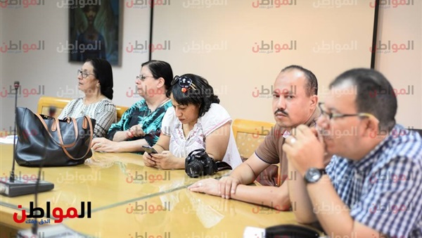 مائدة المجلس الاعلي