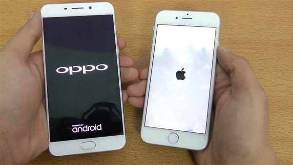 هواتف IPhone و Oppo