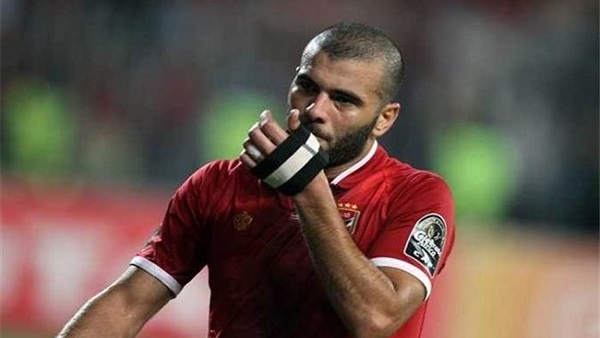 عماد متعب مهاجم الأهلي