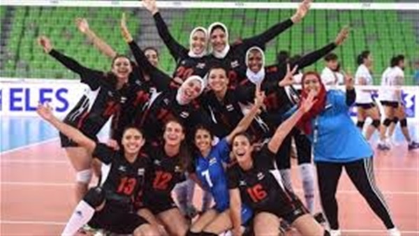 شابات الطائرة
