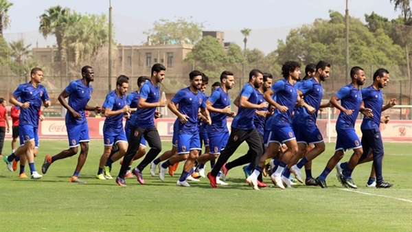 لاعبو الأهلي