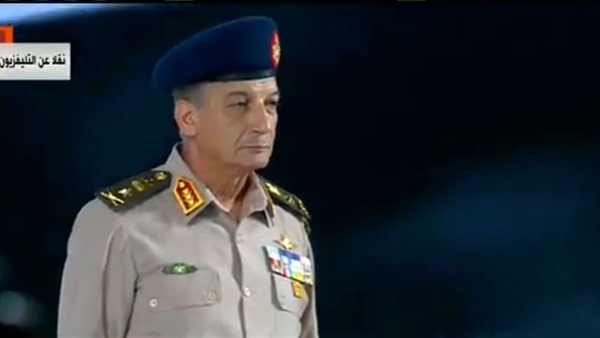 وزير الدفاع الفريق